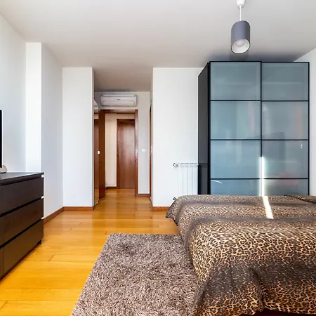 Apartment Whome | Damasceno Contemporary 59 *