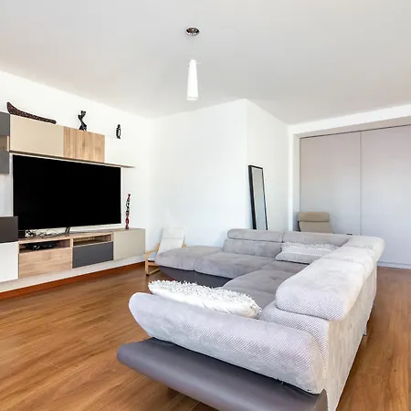 Whome | Damasceno Contemporary 59 Apartment Lisbon