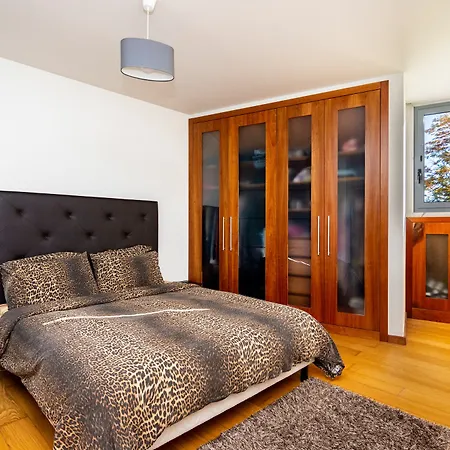 Apartment Whome | Damasceno Contemporary 59 *